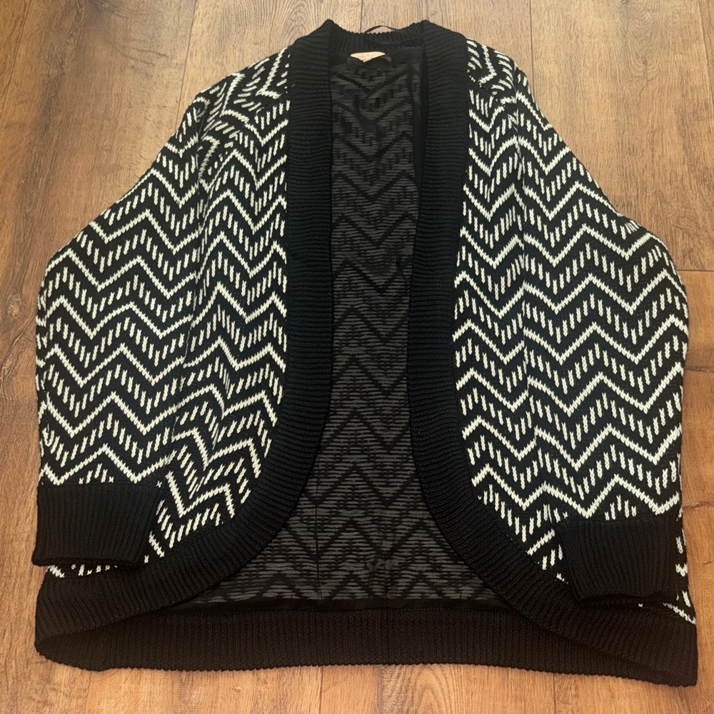 Gibson Latimer Black and White Cardigan